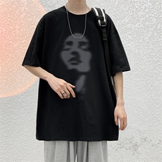 黑色