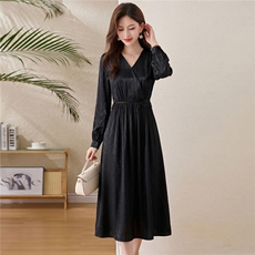 2026夏装新款简约时尚气质v领修身连衣裙，女装连衣裙，美沁