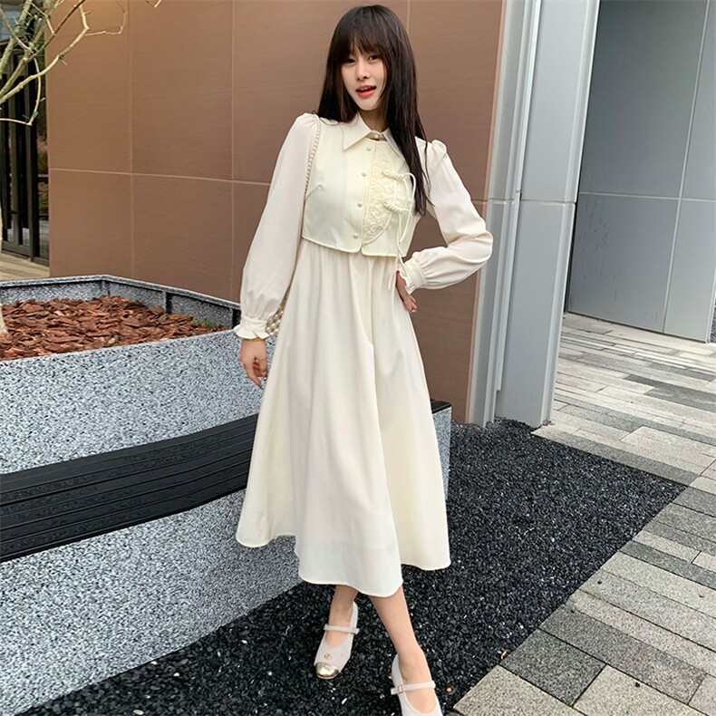 现货2024年春季女金典时尚潮流新中式复古盘扣网红假两件套连衣裙，女装连衣裙，煊芮熙