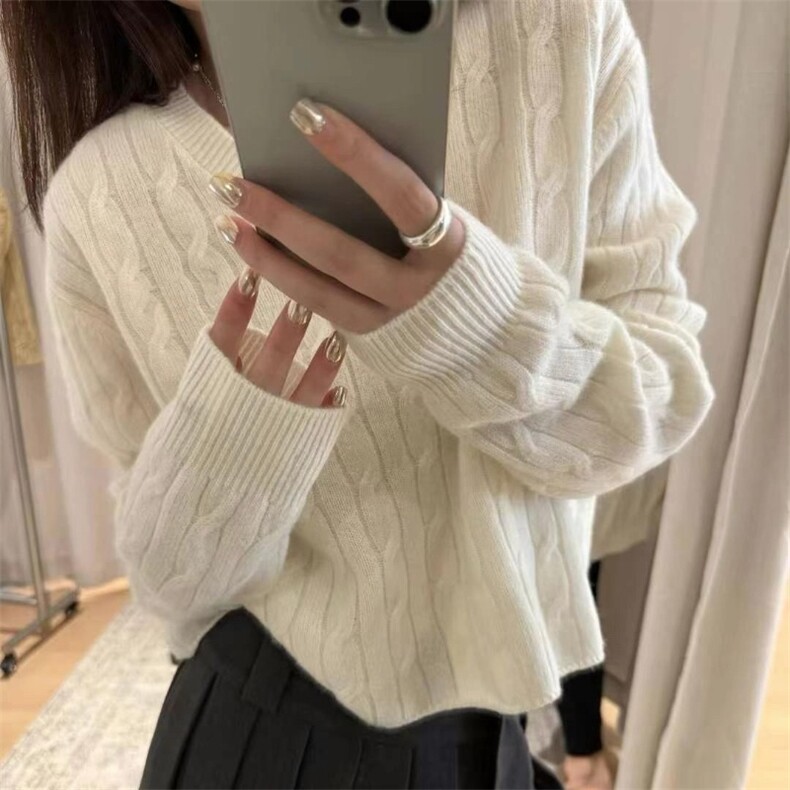 V领扭花100%纯羊毛衫女秋冬宽松慵懒风长袖羊绒衫短款打底衫毛衣，女装羊毛衫，胜智羊绒