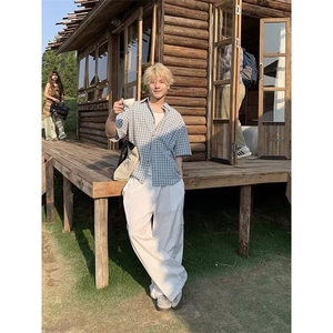 夏季美式复古格子短袖衬衫男刺绣翻领五分袖沙滩氛围感薄款衬衣男图片