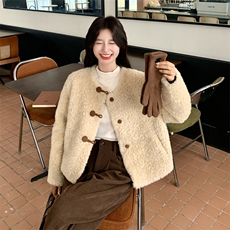 新款皮毛一体外套2C0959170P175K258，女装毛呢外套，2C095