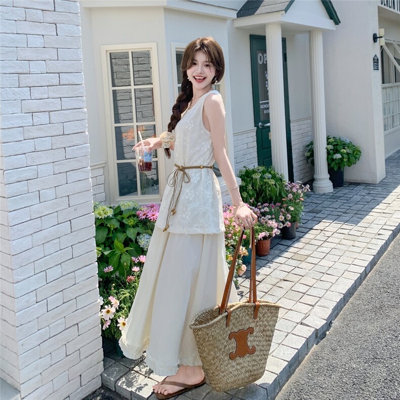 白色假两件刺绣花边连衣裙2025新款女春夏小香风流行高级感背心裙,女装连衣裙,2C159