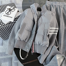灰色棉服