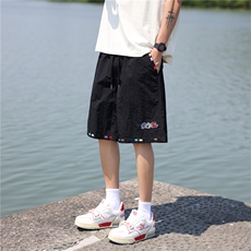 黑色