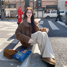 浅咖色