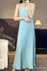 优雅气质真丝缎面吊带连衣裙女夏薄款内搭2025新款打底长款裙子，女装连衣裙，暖习羊绒