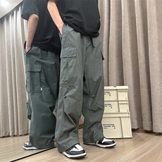 深灰色