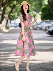 温柔甜美印花棉麻短袖连衣裙女2026夏季薄款舒适系带收腰气质长裙，女装连衣裙，倪叶myz