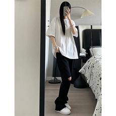 黑色