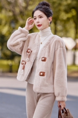 芷墨冬季新款休闲宽松千金大小姐风皮毛一体外套加厚拼接通勤外套，女装皮草，芷墨服饰