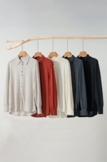 精纺100纯羊毛针织开衫女宽松POLO领长袖外搭2025秋季新款薄外套，女装衬衫，雪山红莲