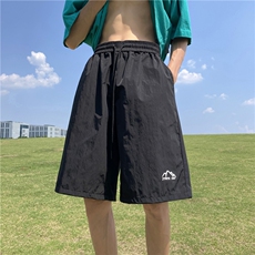 黑色