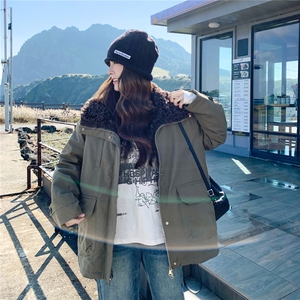 羊羔毛拼接白鸭绒派克羽绒服R2C086-2605军绿P255K398图片