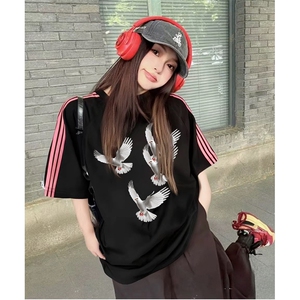 抖音得物品质二开240克宽松纯棉美式潮牌印花三条杠中性风短袖T恤图片