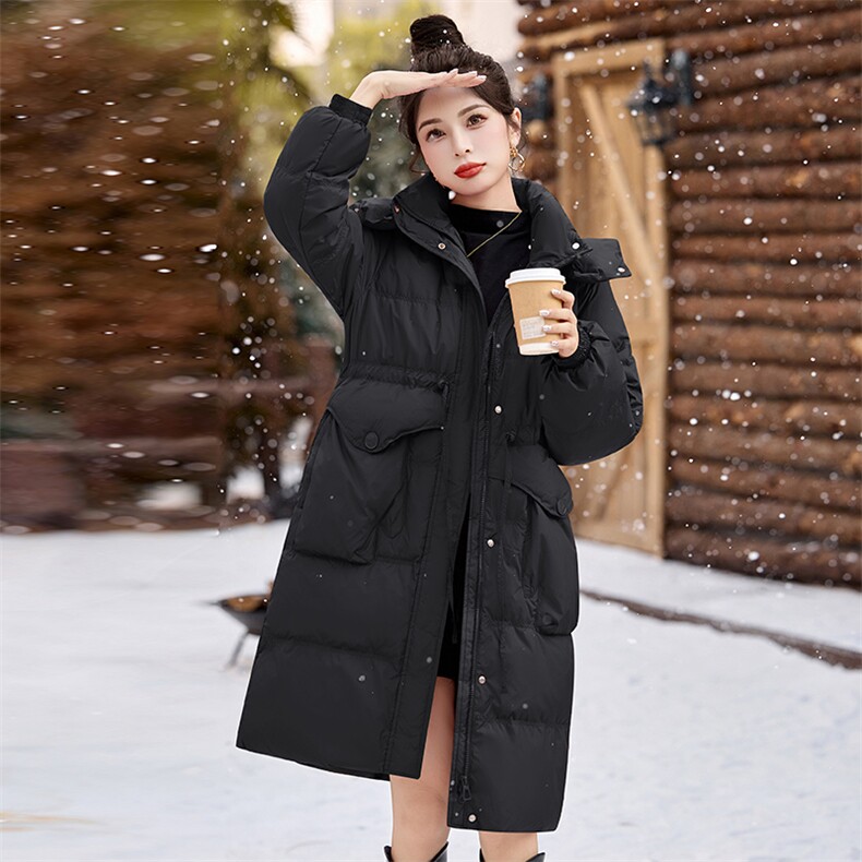 红色羽绒服女2024年冬季新款时尚保暖中长款白鸭绒连帽美拉德外套,女装羽绒服,拾衣