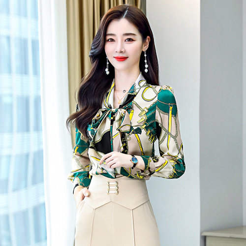 高级感毛呢裙女2024春秋新款时尚气质女神范加厚连衣裙,女装衬衫,卡杰菲