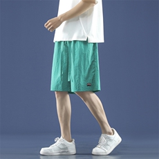 翠绿色