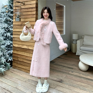 粉色千金感羽绒服外套半身裙套装女秋冬2025新款新中式刺绣两件套图片