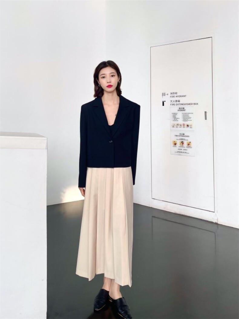 2022年春四粒扣小款西服，其它，POHIO葆伊