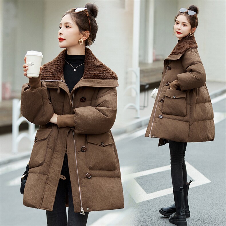 2025冬季新款小个子羽绒服女针织大翻领中长款白鸭绒外套，女装羽绒服，欣美人