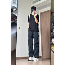 黑色