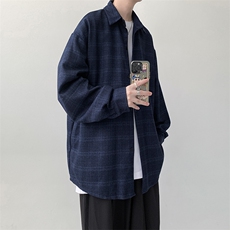 深蓝色