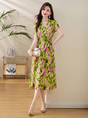 法式优雅气质碎花连衣裙女2025夏季新款收腰显瘦洋气妈妈过膝长裙，女装连衣裙，牡丹诺