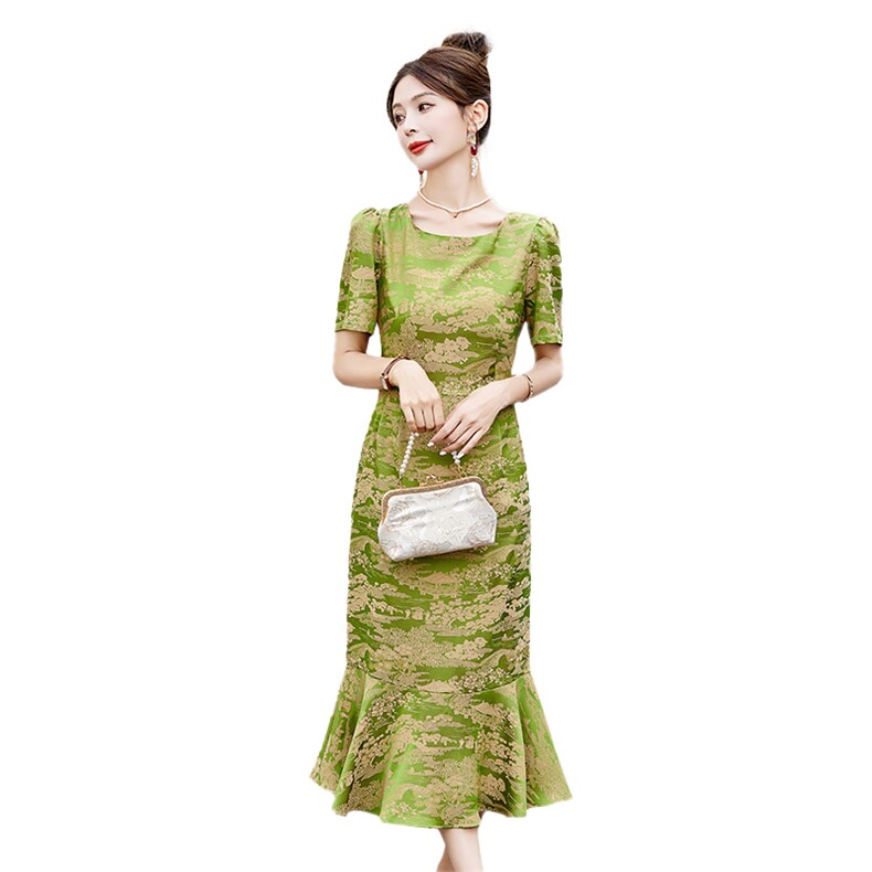 高级感绿色提花连衣裙女2026夏季新款收腰显瘦优雅气质鱼尾裙,女装连衣裙,倪叶myz