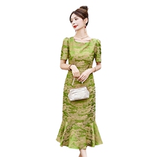 高级感绿色提花连衣裙女2026夏季新款收腰显瘦优雅气质鱼尾裙，女装连衣裙，倪叶myz