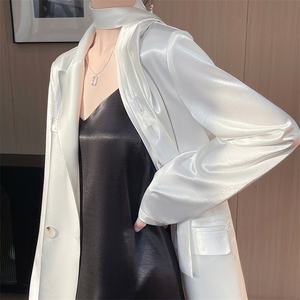 春装新款缎面纯色西装女宽松长袖外套上衣高级通勤正肩西服外搭女图片