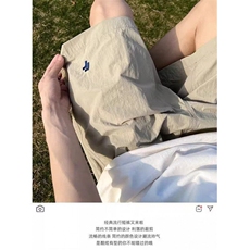 卡其色