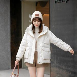 2021冬羽绒服图片