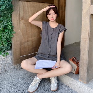 灰色休闲设计感通勤套装女2025夏新款韩系时尚气质背心短裤两件套图片