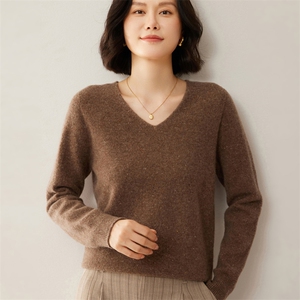 时尚百搭羊毛加厚V领毛衣显瘦修身保暖女士针织衫图片