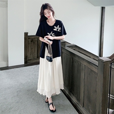 温柔系花朵T恤套装女2025夏季新款绝美设计感气质半身裙两件套，女装连衣裙，2D009