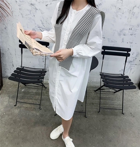 连衣裙带披肩图片
