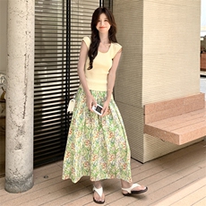 法式显瘦短袖T恤碎花半身裙套装女2025夏季新款甜美度假风两件套，女装套装/套裙，2C158