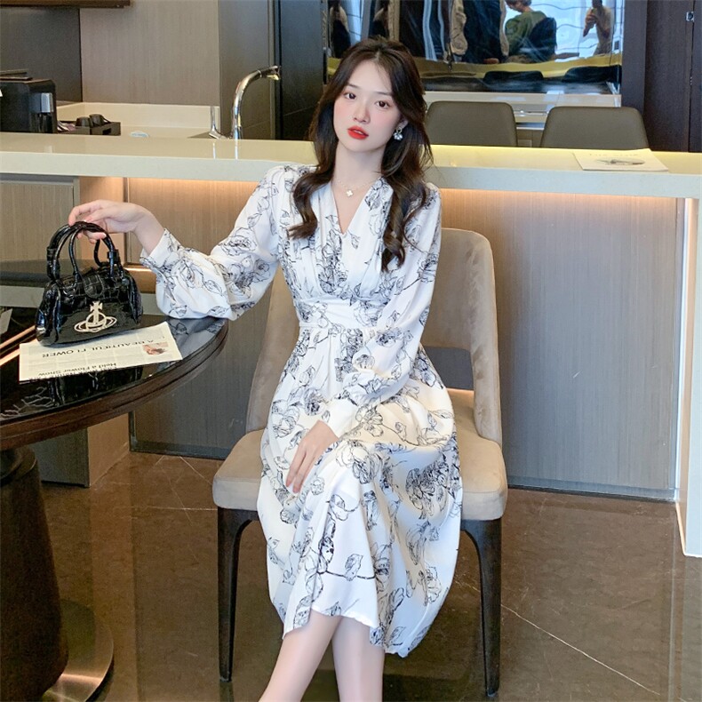 春装芙蓉缎复古v领印花连衣裙女早春中长裙收腰碎花裙,女装连衣裙,美吧服饰