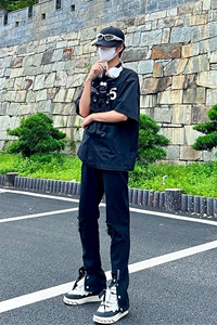 美式高街ins小众拉链hiphop排扣破洞休闲牛仔裤货号K642P6078图片