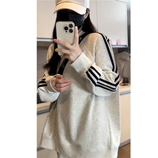 白灰色上衣