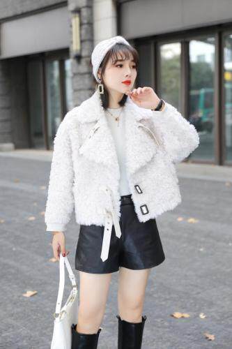 冬季皮毛一体大衣，女装，戈姿