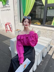 露肩衬衣图片