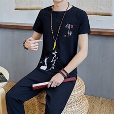 黑色