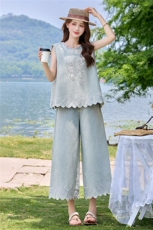 现货2026年夏季重工刺绣潮牛仔新款两件套装，女装套装/套裙，艾仟回(原伊仟回)