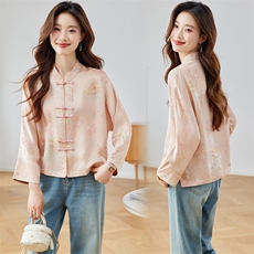 新中式国风盘扣短外套女2025春季新款气质提花名媛高级感唐装上衣，女装短外套，新依时派