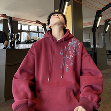 酒红色
