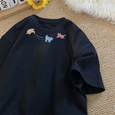黑色