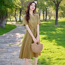 6309时尚翻领格纹抽绳显瘦连衣裙，女装连衣裙，倪叶myz