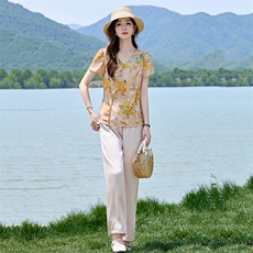 年轻妈妈装V领短袖衬衫阔腿裤两件套夏季新款洋气减龄中老年套装，女装套装/套裙，衣之秀